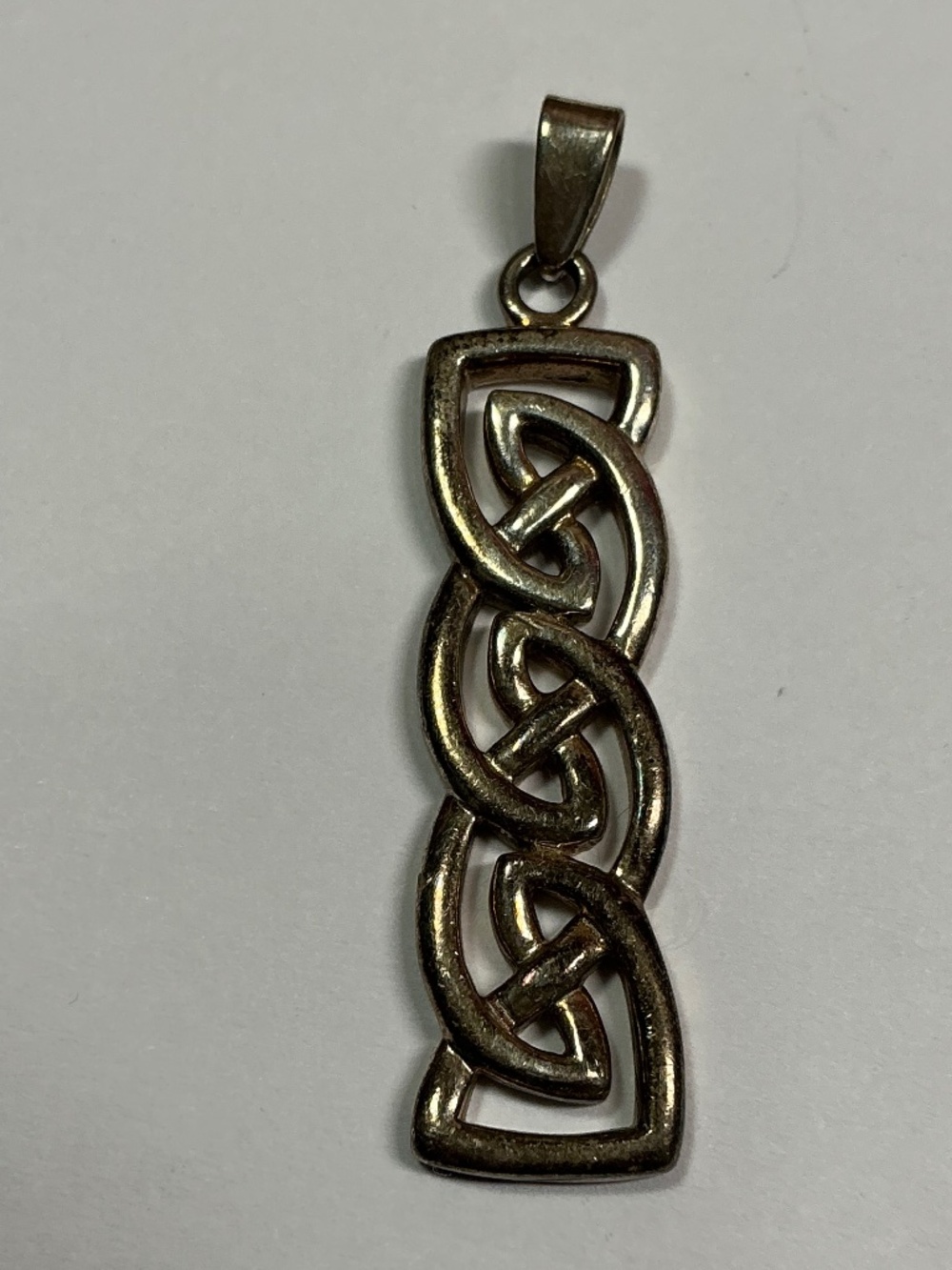 SOLVAR Sterling Silver Vertical Celtic Knot 🪢 Pendant. 1.75 inches long
